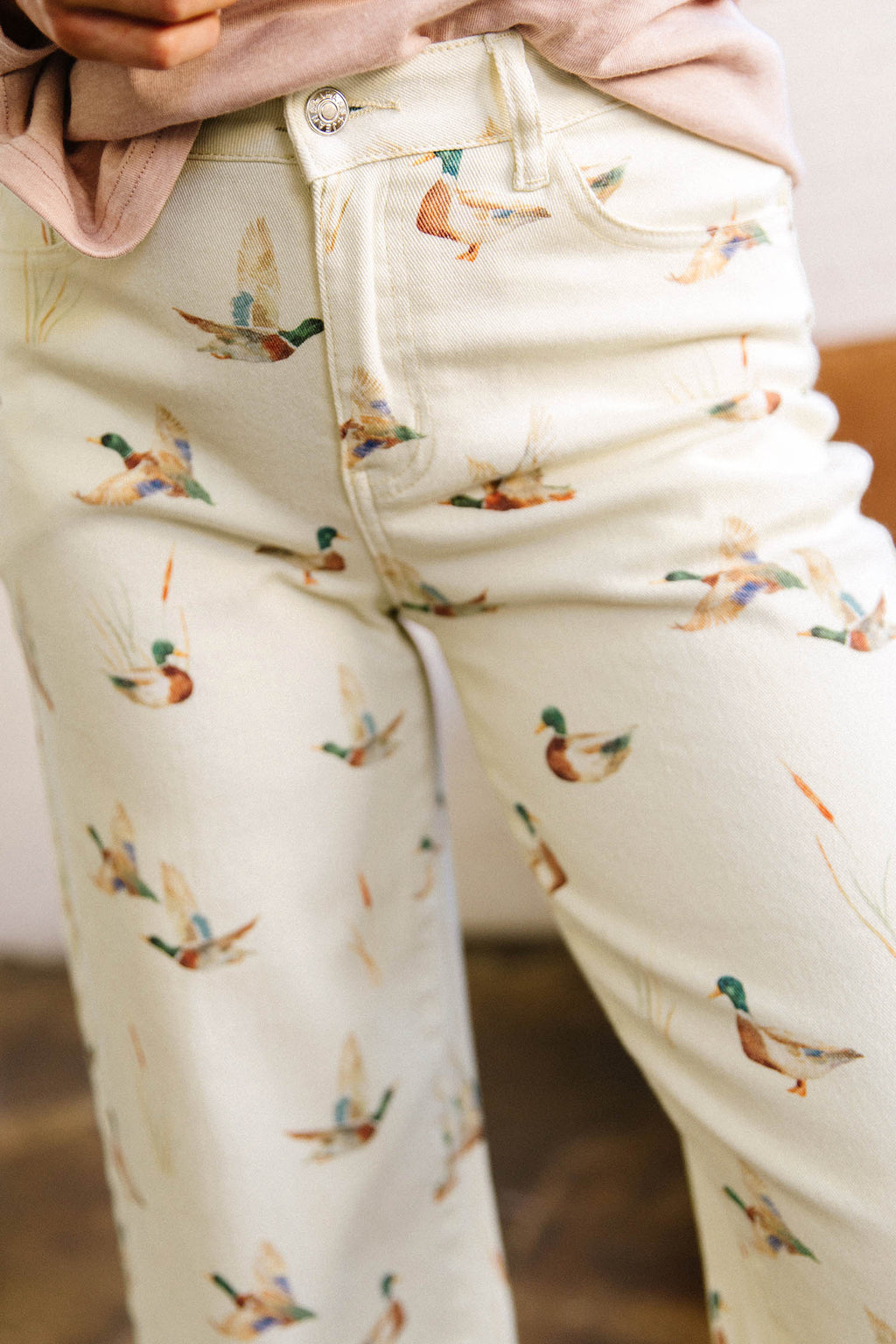 Beige Stylish Mallard Printed Cuffed Hem Shift Jeans