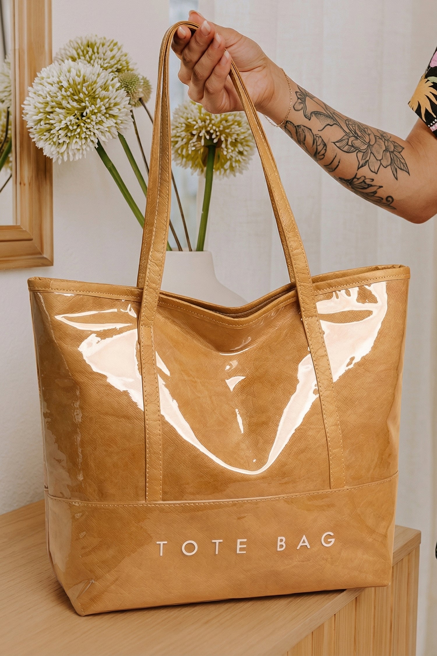 Camel Retro Letter Print Waterproof Tote Bag